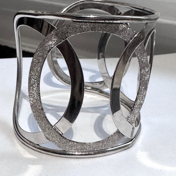 ✨Beautiful Edgy Vintage Brushed and Polished .925 Silver Sparkling Cuff Bracelet - Picture 15 of 16